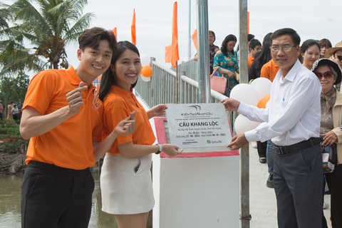Quỹ Nam Phương - 10 năm “Kiến tạo nhịp cầu - Kiến tạo ước mơ” - Ảnh 2. Các hoạt động của quỹ Nam Phương nhận được sự ủng hộ của đông đảo các nghệ sĩ