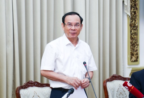 Bí thư Nguyễn Văn Nên: Cán bộ dám nghĩ dám làm, lãnh đạo phải dám quyết - Ảnh 2. Bí thư Thành ủy TP.HCM Nguyễn Văn Nên phát biểu tại phiên họp - Ảnh: THẢO LÊ