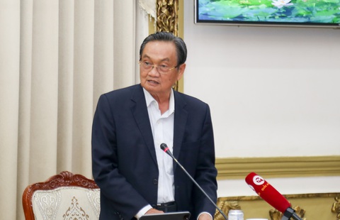 Chuyên gia nêu khó khăn trong việc thu hút nhà đầu tư chiến lược vào TP.HCM - Ảnh 3. TS Trần Du Lịch phát biểu tại phiên họp - Ảnh: THẢO LÊ