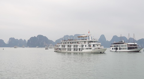 Vịnh Hạ Long - Cát Bà chính thức trở thành di sản thế giới - Ảnh 1. Vịnh Hạ Long - quần đảo Cát Bà chính thức trở thành di sản thế giới liên tỉnh, thành phố đầu tiên của Việt Nam - Ảnh: TIẾN THẮNG