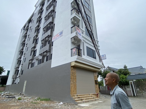 Đua nhau mua đất cất chung cư mini - Ảnh 2. Chung cư mini mới mọc lên ở thôn Thái Bình (xã Bình Yên) - Ảnh: QUANG THẾ