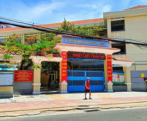 Trường Xương Huân 1 là trường tiểu học duy nhất còn đào tạo song ngữ Pháp trên địa bàn tỉnh Khánh Hòa Trường tiểu học Xương Huân 1 - Ảnh: TRẦN HOÀI