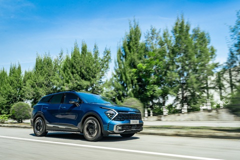 Kia ưu đãi giá mới, giảm đến 75 triệu đồng trong tháng 9-2023 - Ảnh 2. Kia Sportage với giá bán mới chỉ từ 799 triệu đồng