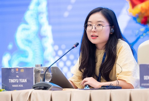 Người trẻ là trung tâm của sáng tạo, khởi nghiệp - Ảnh 1. Đại biểu Tingyu Yuan (Trung Quốc) nói cần khuyến khích thanh niên, đặc biệt là các doanh nghiệp trẻ lên tiếng nhiều hơn - Ảnh: THÀNH CHUNG