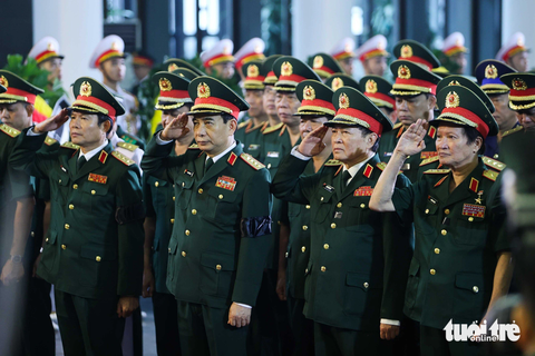 Lãnh đạo Đảng, Nhà nước viếng lễ tang Thượng tướng Nguyễn Chí Vịnh - Ảnh 8. Đoàn Quân ủy Trung ương, Bộ Quốc phòng vào viếng Thượng tướng Nguyễn Chí Vịnh - Ảnh: NGUYỄN KHÁNH