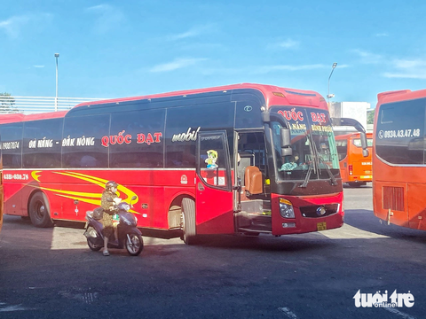 Chạy quá tốc độ 100 lần bị thu phù hiệu, tháng sau lại tiếp tục quá tốc độ thêm 100 lần nữa - Ảnh 1. Nhà xe Đỗ Quốc Đạt có nhiều xe chạy quá tốc độ cả trăm lần trong nhiều tháng qua - Ảnh: TRƯỜNG TRUNG
