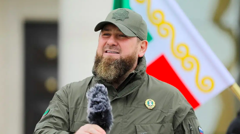 Lãnh đạo Chechnya đăng video đi dưới mưa, bác tin 'đang hôn mê' - Ảnh 1. Lãnh đạo Cộng hòa Chechnya thuộc Nga, ông Ramzan Kadyrov - Ảnh: REUTERS