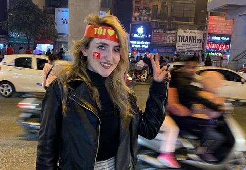 Cô gái người Albania Dajana Hoxhaj thể hiện tình yêu Việt Nam - Ảnh: NVCC Cô gái người Albania Dajana Hoxhaj thể hiện tình yêu Việt Nam - Ảnh: NVCC