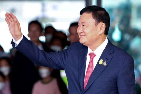 Án tù cho cựu Thủ tướng Thái Lan Thaksin Shinawatra giảm từ 8 năm xuống 1 năm và ông có thể được ân xá sau khi thụ án 6 tháng - Ảnh: REUTERS Án tù cho cựu thủ tướng Thái Lan Thaksin Shinawatra giảm từ 8 năm xuống 1 năm và ông có thể được ân xá sau khi thụ án 6 tháng - Ảnh: REUTERS