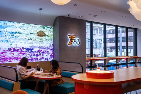 Loạt khách sạn Hong Kong biến thành ký túc xá sinh viên và căn hộ dịch vụ - Ảnh 1. Một góc khu dịch vụ của tòa Y83 - Ảnh: Bloomberg