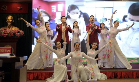 Phần thi của Ban Tuyên giáo Đảng ủy Khối Dân - Chính - Đảng TP.HCM - Ảnh: HOÀI PHƯƠNG Phần thi của Ban Tuyên giáo Đảng ủy Khối Dân - Chính - Đảng TP.HCM - Ảnh: HOÀI PHƯƠNG