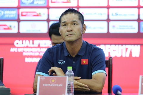HLV Akira Ijiri muốn U17 Việt Nam thi đấu tốt để nâng cao hình ảnh bóng đá nữ nước nhà - Ảnh: HOÀNG TÙNG HLV Akira Ijiri muốn U17 Việt Nam thi đấu tốt để nâng cao hình ảnh bóng đá nữ nước nhà - Ảnh: HOÀNG TÙNG