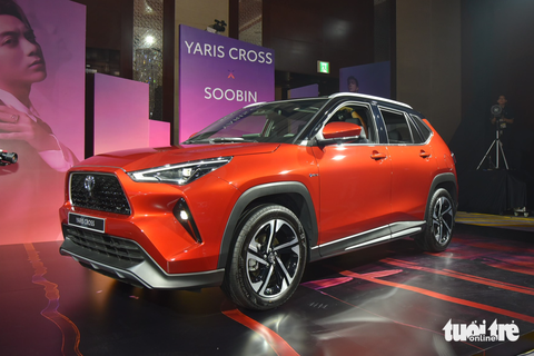 Toyota Yaris Cross ra mắt Việt Nam - Ảnh 3. Toyota Yaris Cross nằm ở phân khúc B, với kích thước gần tương đương Hyundai Creta, Kia Seltos hay Honda HR-V. Kích thước tổng thể 4.310 x 1.770 x 1.615 (mm), trục cơ sở 2.620mm - Ảnh: LÊ HOÀNG