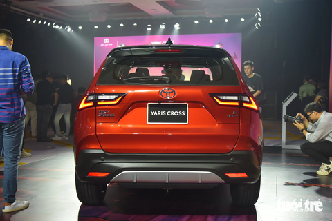 Toyota Yaris Cross ra mắt Việt Nam - Ảnh 6. Trang bị an toàn của Yaris Cross đầy đủ nhất phân khúc B với các hệ thống cảnh báo điểm mù, giám sát áp suất lốp, cảnh báo tiền va chạm, cảnh báo lệch làn, hỗ trợ giữ làn đường, cảnh báo phương tiện khởi hành, ga tự động thích ứng, đèn pha thông minh, camera 360 độ, cảm biến va chạm trước/sau... - Ảnh: LÊ HOÀNG