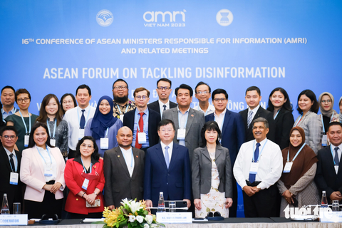 Nạn tin giả kích động thù hận, giảm niềm tin vào chính phủ - Ảnh 1. Đại diện các nước ASEAN đến Đà Nẵng thảo luận cách ứng phó và xử lý nạn tin giả ngày 19-9 - Ảnh: TẤN LỰC