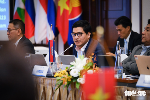 Nạn tin giả kích động thù hận, giảm niềm tin vào chính phủ - Ảnh 3. Đại diện các nước thảo luận về cách phòng chống tin giả trên không gian mạng - Ảnh: TẤN LỰC