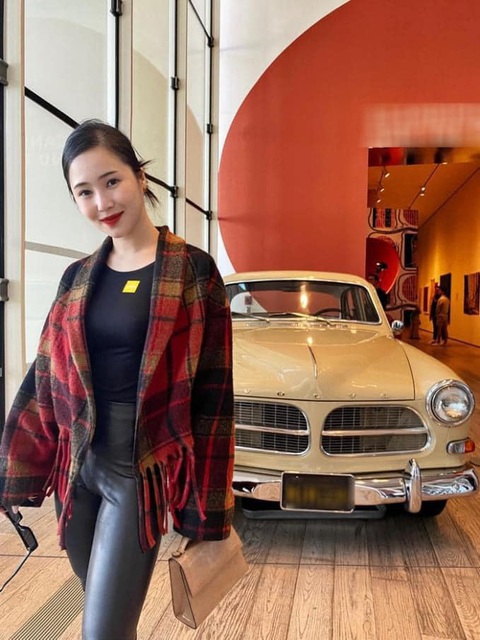 Hương Tràm về nước thăm nhà khiến cả cõi mạng rộn ràng - Ảnh 3. Hương Tràm về thăm nhà sau 4 năm