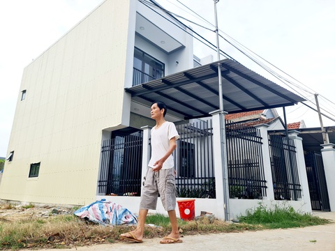 Máu mủ ruột rà thua xa mảnh đất - Ảnh 1. Những bản án thay đổi liên tục, giờ căn nhà người con xây dựng hợp pháp trên mảnh đất thuộc về người mẹ - Ảnh: TRẦN MAI