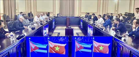 Phó thủ tướng Trần Hồng Hà hội kiến lãnh đạo Cuba - Ảnh 2. Phó thủ tướng Trần Hồng Hà gặp Chủ tịch Quốc hội Cuba Esteban Lazo Hernández tại tòa nhà Quốc hội Cuba - Ảnh: TTXVN