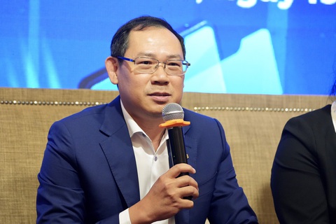 Mất hơn 25 tỉ đồng vì bị lừa làm 'việc nhẹ lương cao', làm sao để tránh các vụ lừa đảo tương tự? - Ảnh 4. Ông Từ Tiến Phát, tổng giám đốc Ngân hàng thương mại cổ phần Á Châu (ACB) - Ảnh: HỮU HẠNH