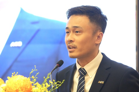'Thấy dấu hiệu lạ, chậm lại 30 giây' là bí quyết chống lừa đảo trên mạng tốt nhất - Ảnh 3. Ông Nguyễn Trần Nam, giám đốc Khối Ngân hàng số ACB - Ảnh: HỮU HẠNH