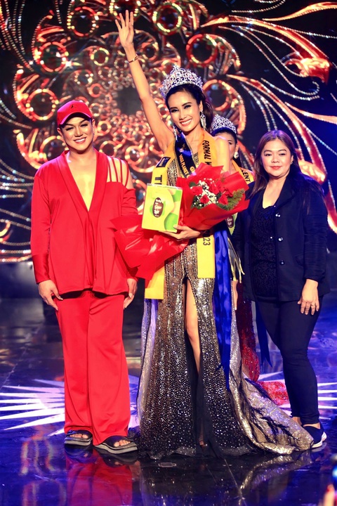Chân dung Tân hoa hậu Vietnam King and Queen International 2023 - Huỳnh Thi - Ảnh 1. Huỳnh Thi trong giây phút đăng quang