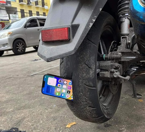 Ảnh vui 2-9: Thành quả giật cô hồn của cả nhà - Ảnh 2. Không biết nên vui hay buồn.