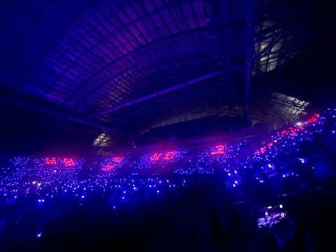 Donghae và Eunhyuk đứng hình khi fan nữ nhờ chọn nghề cho con - Ảnh 7. Fan Việt xếp lightstick lời tỏ tình với Donghae và Eunhyuk "Em có thể trở thành mái nhà của anh không"