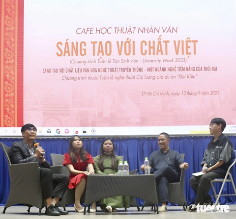 Diễn giả cho giới trẻ: Cần chọn lọc khách mời nghiêm túc, không bồng bột - Ảnh 1. Cà phê Học thuật Nhân văn phối hợp với YUME Art Project và CLB Sân khấu và Điện ảnh đồng tổ chức chương trình hôm 13-9 - Ảnh: THÁI THÁI