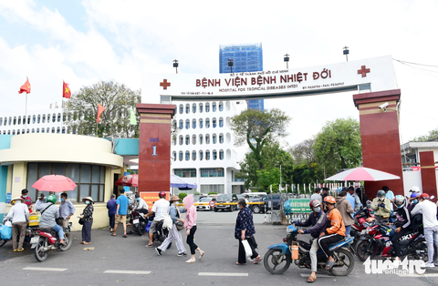 Ngắm vẻ đẹp cổ kính của những bệnh viện lâu đời nhất Sài Gòn - Ảnh 2. Bệnh viện Bệnh nhiệt đới (quận 5) được xây dựng năm 1862, thời gian đầu lấy tên là Bệnh viện Chợ Quán