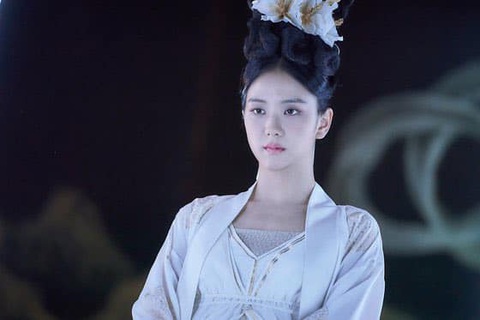Vai diễn của Jisoo Blackpink trong phim điện ảnh của Kang Dong Won - Ảnh 2. Tạo hình nàng tiên theo phong cách truyền thống của Jisoo trong phim