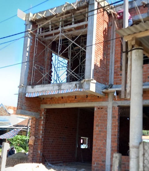 Vụ mẹ kiện con đòi đất, 4 cấp tòa tuyên trái ngược nhau: Khó nhưng chắc chắn phải thi hành án - Ảnh 3. Hiện trạng căn nhà ngày 1-9-2022, trước thời điểm có quyết định giám đốc thẩm của TAND tối cao khoảng 25 ngày - Ảnh: Con bà Đầm cung cấp