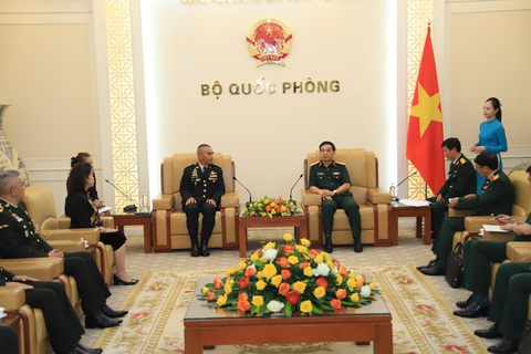 Xung lực mới cho quan hệ quốc phòng Việt Nam - Thái Lan - Ảnh 3. Đại tướng Phan Văn Giang - bộ trưởng Bộ Quốc phòng Việt Nam - tiếp Đại tướng Chalermphon Srisawasdi - tư lệnh lực lượng Quốc phòng Thái Lan - Ảnh: T.T.