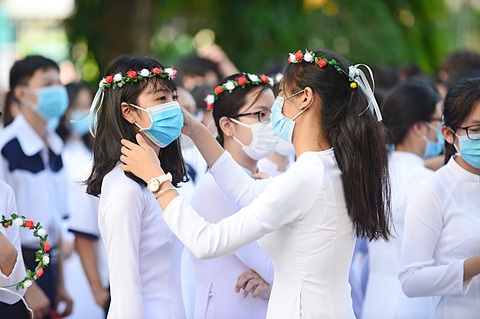 Hành trình yêu thương vô bờ của mẹ - Kỳ 5: Con yêu ở tuổi 13 và muốn là nhà thơ - Ảnh 2. Tuổi học trò với niềm vui bạn bè hồn nhiên - Ảnh QUANG ĐỊNH