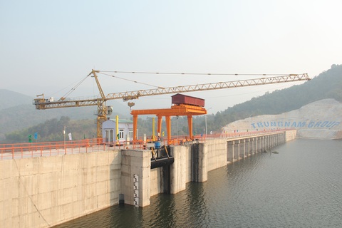 Thủy điện hoạt động 7 năm dù chưa nghiệm thu - Ảnh 1. Chưa được nghiệm thu nhưng Nhà máy Thủy điện Krông Nô 2 vận hành liên tục trong 7 năm qua - Ảnh: M.V.