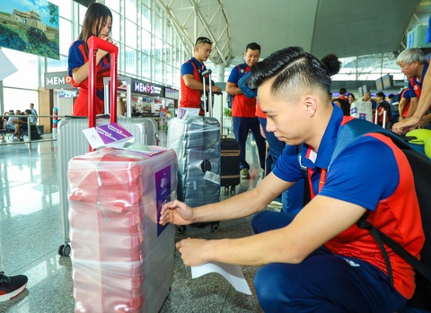 Đoàn thể thao Việt Nam lên đường tranh tài tại Asiad 19 - Ảnh 2. VĐV thể dục dụng cụ Lê Thanh Tùng đã sẵn sàng tranh tài tại Asiad 19 - Ảnh: QUÝ LƯỢNG