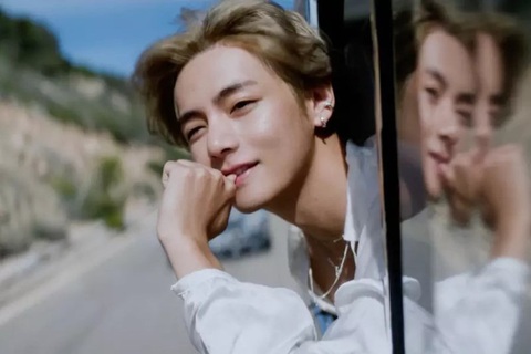 V (BTS) lần đầu đạt thứ hạng cao nhất trên Billboard Hot 100 - Ảnh 1. V là thành viên cuối cùng của BTS theo đuổi sự nghiệp solo - Ảnh: Soompi