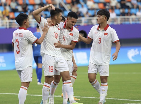 Tương quan sức mạnh giữa Olympic Việt Nam và Iran - Ảnh 1. Olympic Việt Nam không có gì phải e sợ Iran - Ảnh: ĐỨC KHUÊ