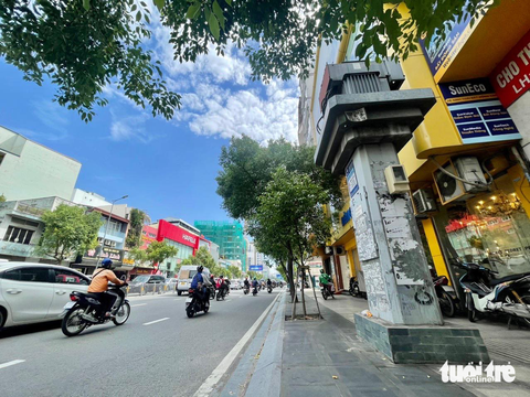 Quảng cáo trên trạm biến áp trung tâm TP.HCM, kỳ vọng ngăn vẽ bậy, dán bậy - Ảnh 1. Quảng cáo trên trạm biến áp trung tâm TP.HCM, kỳ vọng ngăn vẽ bậy, dán bậy - Ảnh: VÂN TRANG