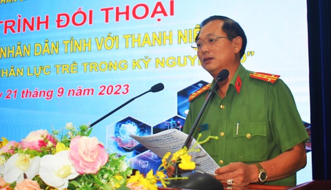 Người dân Cà Mau trình báo bị lừa qua mạng gần 10 tỉ đồng - Ảnh 1. Đại tá Nguyễn Phúc Cường - phó giám đốc Công an tỉnh Cà Mau - cho rằng thực trạng lừa đảo qua mạng gần đây rất phức tạp - Ảnh: THANH HUYỀN