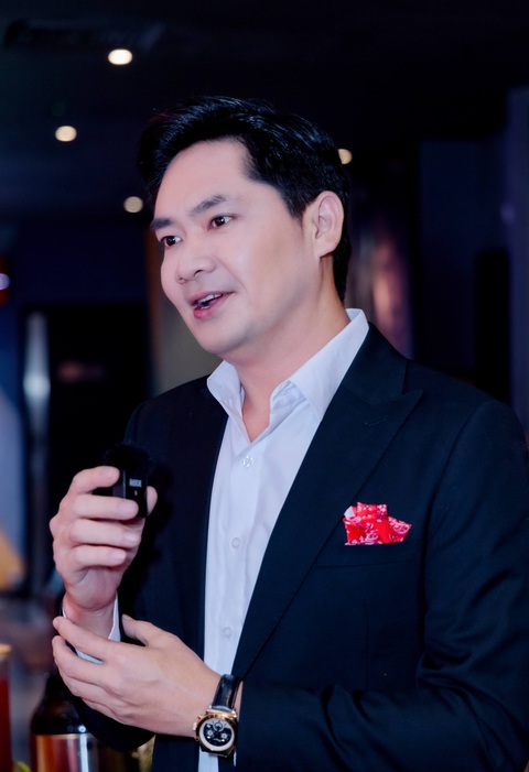 Dàn sao Việt tưng bừng hội ngộ chúc mừng Đoàn Minh Tài ra mắt phim mới - Ảnh 6. Diễn viên Minh Luân cũng có mặt để chúc mừng Đoàn Minh Tài trong vai trò mới. Nam diễn viên hi vọng bộ phim sẽ được đông đảo khán giả đón nhận
