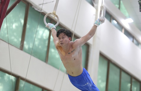 TDDC nam Việt Nam tại ASIAD 19: Trông vào lứa kế thừa - Ảnh 1. Nguyễn Văn Khánh Phong - niềm hy vọng huy chương của thể dục dụng cụ nam Việt Nam ở Asiad 19 - Ảnh: ĐỨC KHUÊ