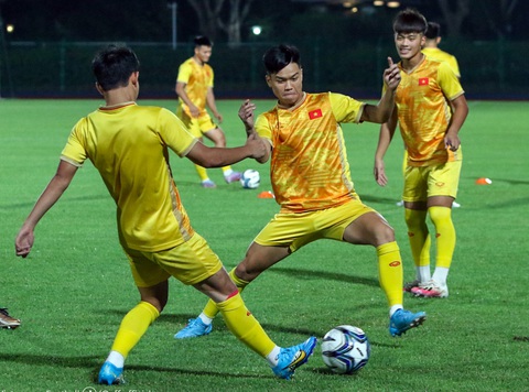 Olympic Việt Nam tổn thất lực lượng khi đấu Olympic Iran - Ảnh 2. Olympic Việt Nam tập luyện chuẩn bị cho trận đấu với Olympic Iran - Ảnh: VFF