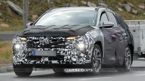 Hyundai Tucson cập nhật giữa vòng đời vào 2024: Đổi nhẹ thiết kế, nâng cấp hệ truyền động - Ảnh 1. Phiên bản thử nghiệm của Hyundai Tucson facelift xuất hiện tại Bắc Mỹ trong tháng 9 - Ảnh: Carscoops