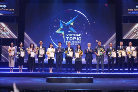 Công bố top10 doanh nghiệp công nghệ số Việt Nam 2023 - Ảnh 1. Theo ông Nguyễn Văn Khoa - chủ tịch VINASA - Top 10 Doanh nghiệp Công nghệ số Việt Nam 2023 chứng kiến rất nhiều câu chuyện truyền cảm hứng về chuyển đổi số - Ảnh: S.HÀ