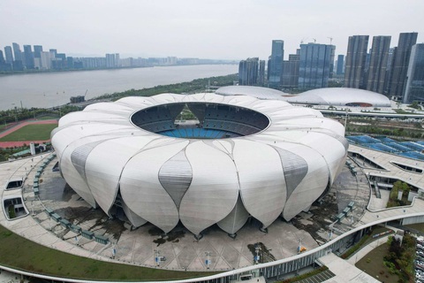 Lễ khai mạc Asiad 19 có gì? - Ảnh 1. Sân Công viên Thể thao Hàng Châu - nơi diễn ra lễ khai mạc Asiad 19 - Ảnh: AFP