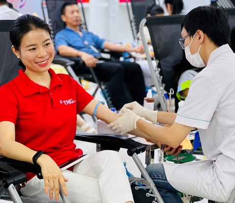 TNG Holdings Vietnam mang “giọt thương’ gửi ngân hàng máu - Ảnh 4. Chương trình "Giọt Thương" có sự tham gia của nhiều lãnh đạo Tập đoàn.