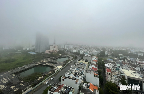 Sáng sớm, trời TP.HCM sương mù như Đà Lạt - Ảnh 7. TP Thủ Đức tại phường An Phú - Ảnh: VIỄN SỰ