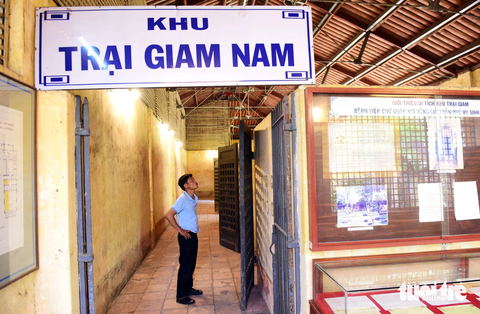 Ngắm vẻ đẹp cổ kính của những bệnh viện lâu đời nhất Sài Gòn - Ảnh 4. Trong khuôn viên Bệnh viện Bệnh nhiệt đới (TP.HCM) ngày nay còn lưu lại nhiều dấu tích lịch sử. Nổi bật nhất là khu trại giam Bệnh viện Chợ Quán - nơi Trần Phú, tổng bí thư đầu tiên của Đảng Cộng sản Đông Dương (nay là Đảng Cộng sản Việt Nam), hy sinh vào ngày 6-9-1931 sau thời gian bị giặc Pháp bắt, tra tấn dã man, lâm trọng bệnh và được đưa đến khu trại giam này điều trị