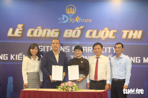 DigiTrans Smart City - sân chơi 'hệ' chuyện đổi số công nghệ cao - Ảnh 1. Lễ ký kết thỏa thuận hợp tác giữa Vườn ươm Doanh nghiệp công nghệ cao và Quỹ Đầu tư khởi nghiệp sáng tạo ITI nhằm tìm kiếm các dự án, doanh nghiệp khởi nghiệp tiềm năng - Ảnh: CÔNG TRIỆU